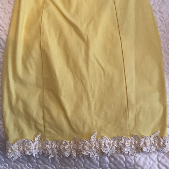 Yellow strapless mini dress - Picture 3 of 5